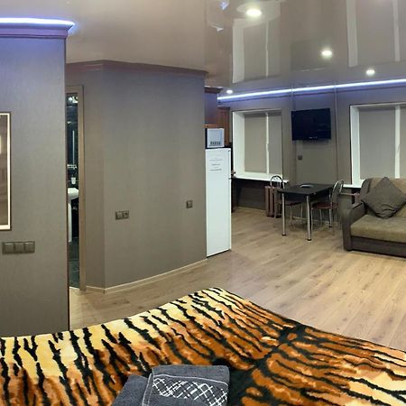 Loft-Студио В Самом Центре Николаева Apartamento Exterior foto